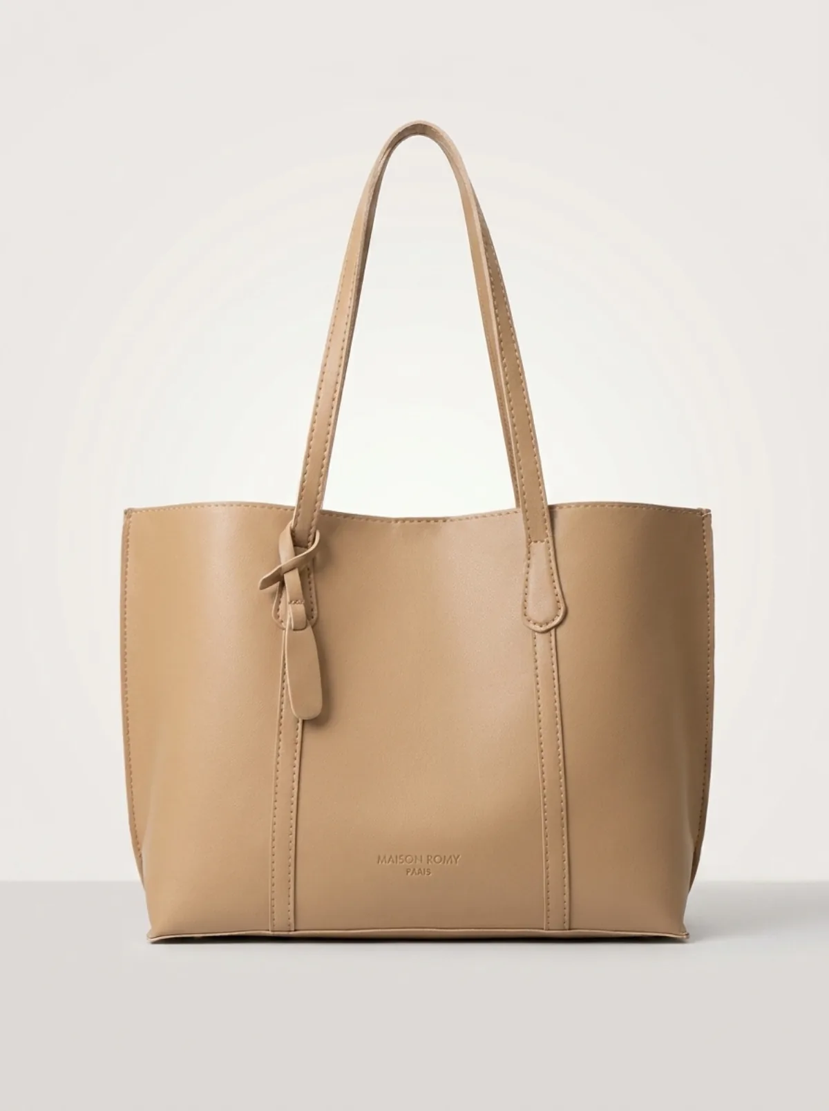 Le modèle Mila, un magnifique sac en cuir Maison Romy Paris