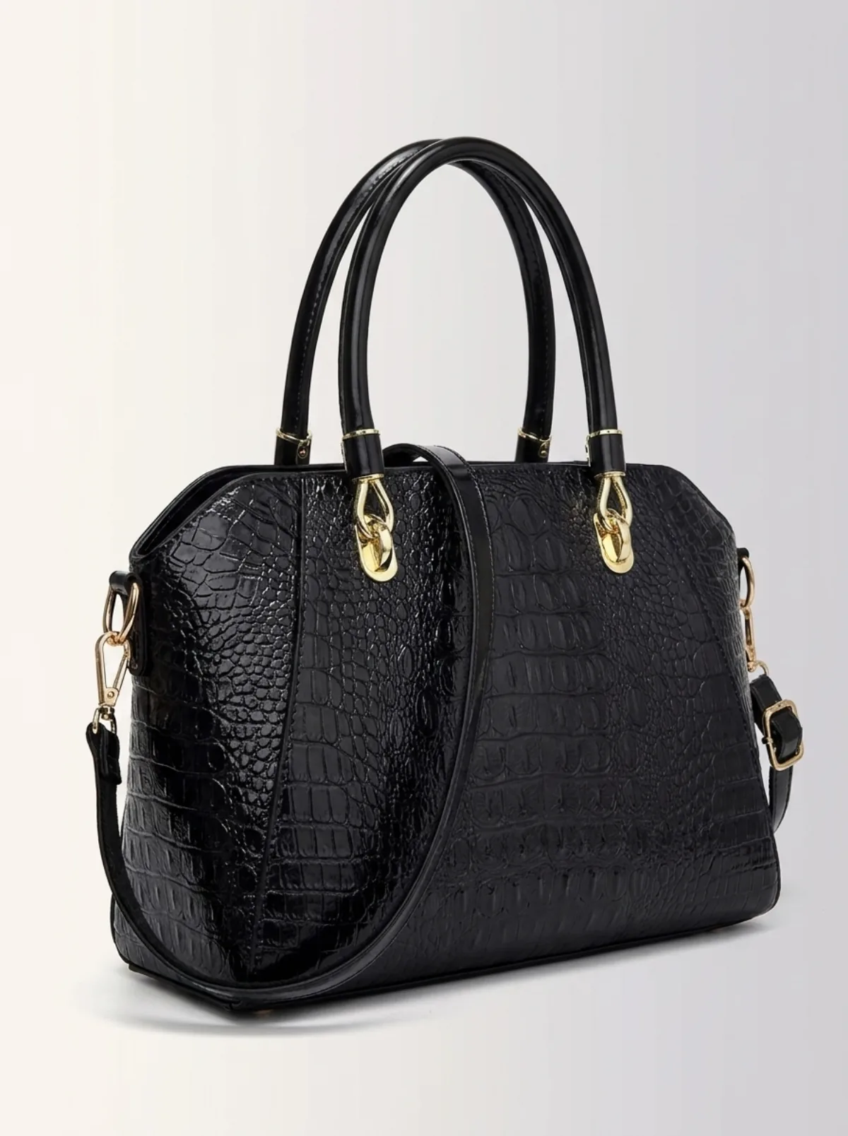 Sac en cuir noir façonné, détail des finitions